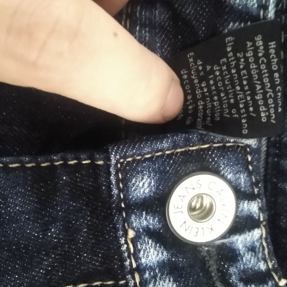 Calvin Klein Boyfriend Dark Wash Whiskered Faded Denim Jeans Size 29/8 - Picture 7 of 7